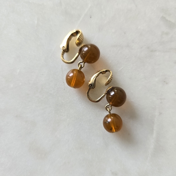 Vintage clip on earrings amber color beads - Picture 1 of 6